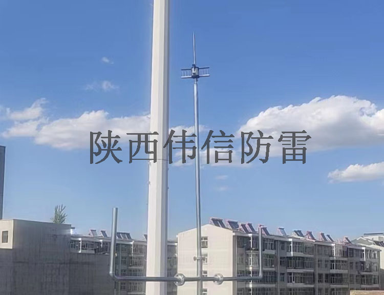 寶雞某學校提前放電避雷針安裝現(xiàn)場1