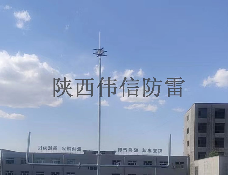寶雞某學校提前放電避雷針安裝現(xiàn)場2